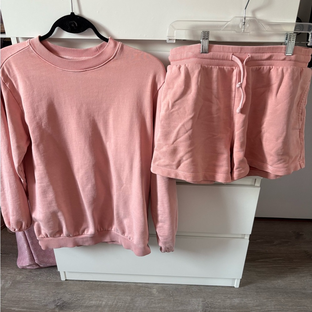 Soft pink Hudson sweatshirt and shorts set
